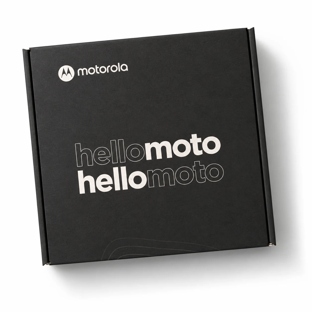 Caja Hello Moto de Motorola, sola sobre fondo blanco